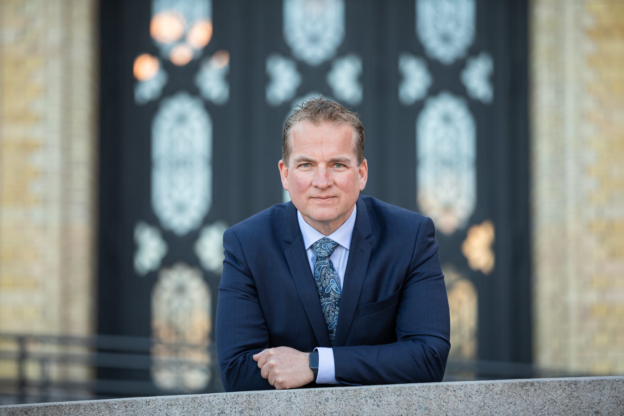 Sveinung Stensland utenfor Stortinget.